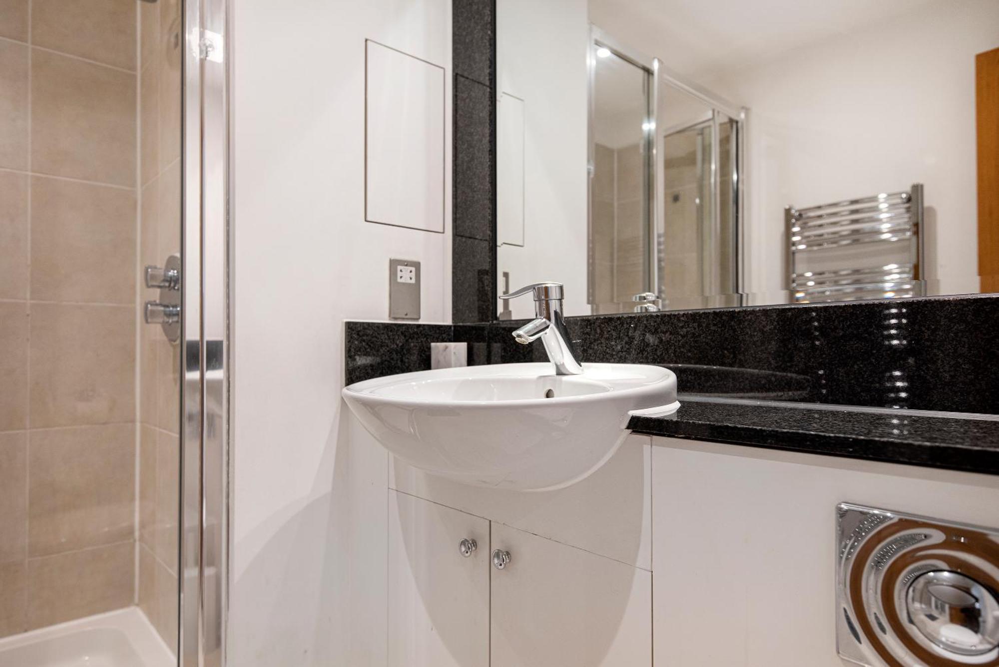 Central 2 Bed With Large Terrace Londyn Zewnętrze zdjęcie